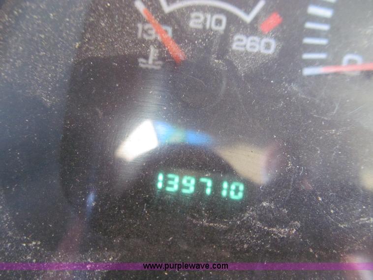 image for item E3628 2001 Dodge Ram 1500 pickup truck