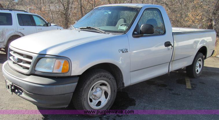 image for item E3629 2002 Ford F150 XL pickup truck