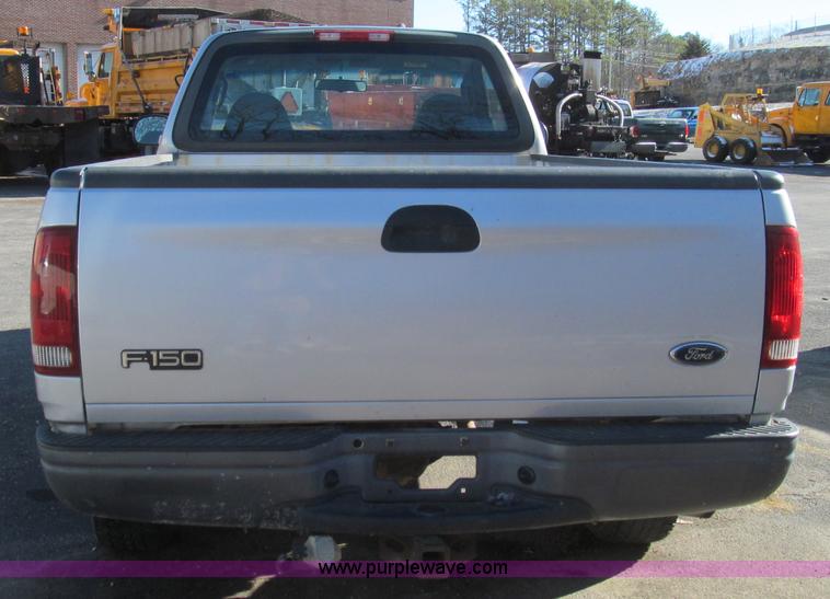 image for item E3629 2002 Ford F150 XL pickup truck