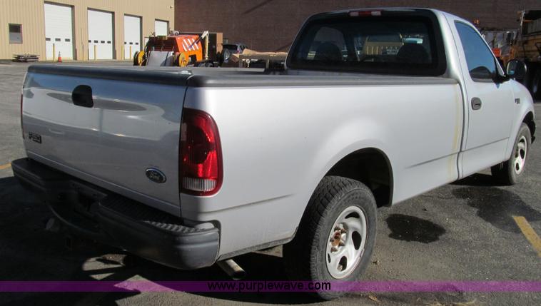image for item E3629 2002 Ford F150 XL pickup truck
