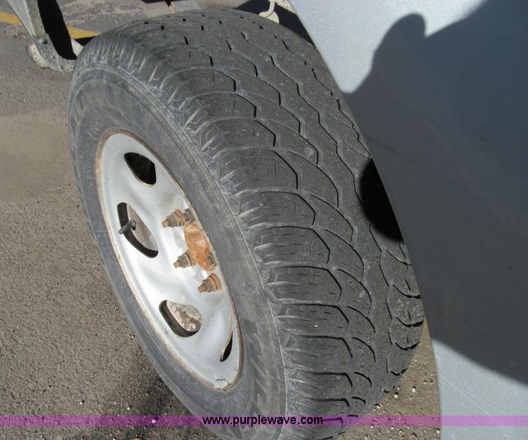 image for item E3629 2002 Ford F150 XL pickup truck