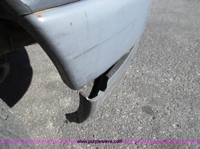 image for item E3629 2002 Ford F150 XL pickup truck