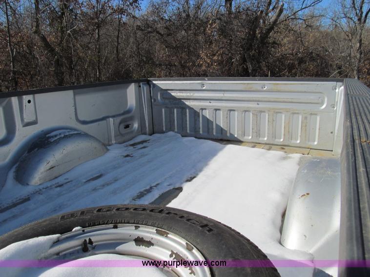 image for item E3629 2002 Ford F150 XL pickup truck