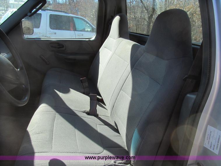 image for item E3629 2002 Ford F150 XL pickup truck