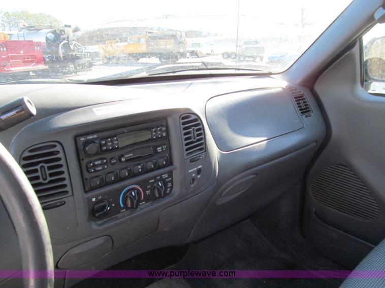 image for item E3629 2002 Ford F150 XL pickup truck