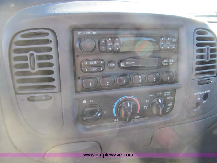 image for item E3629 2002 Ford F150 XL pickup truck