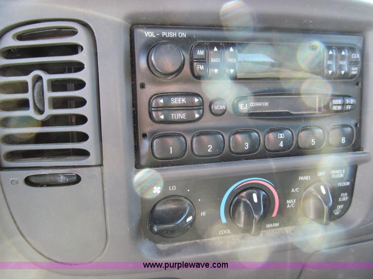 image for item E3629 2002 Ford F150 XL pickup truck