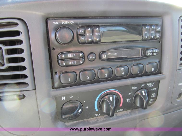 image for item E3629 2002 Ford F150 XL pickup truck