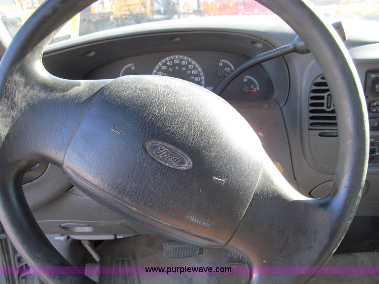 image for item E3629 2002 Ford F150 XL pickup truck