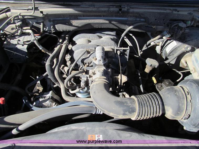 image for item E3629 2002 Ford F150 XL pickup truck