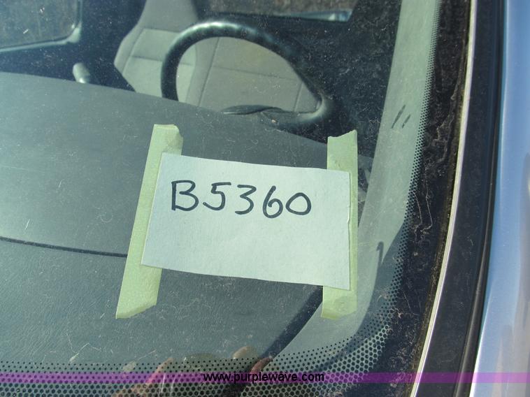 image for item E3629 2002 Ford F150 XL pickup truck