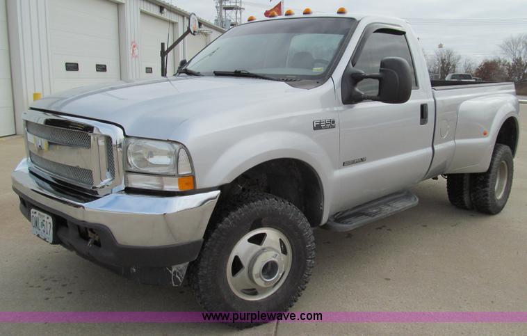 image for item E3636 2003 Ford F350 XLT Super Duty pickup truck