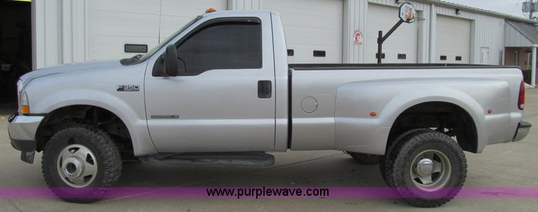 image for item E3636 2003 Ford F350 XLT Super Duty pickup truck