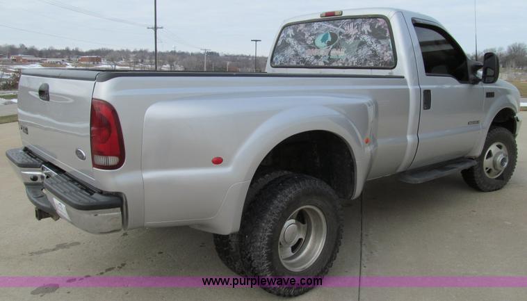image for item E3636 2003 Ford F350 XLT Super Duty pickup truck