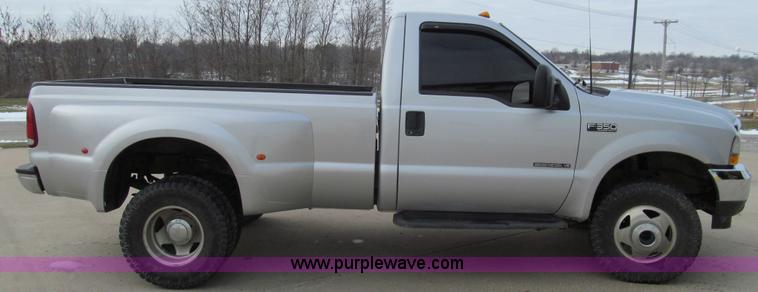 image for item E3636 2003 Ford F350 XLT Super Duty pickup truck