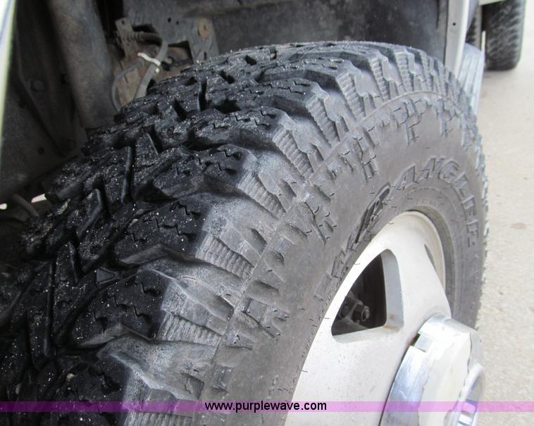 image for item E3636 2003 Ford F350 XLT Super Duty pickup truck