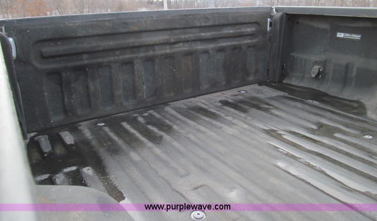 image for item E3636 2003 Ford F350 XLT Super Duty pickup truck