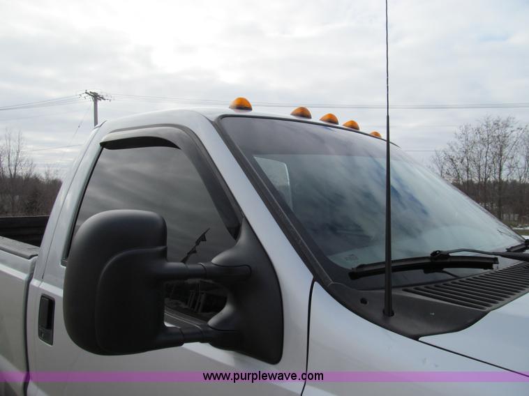 image for item E3636 2003 Ford F350 XLT Super Duty pickup truck