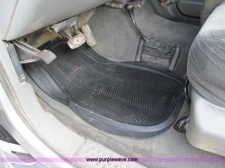 image for item E3636 2003 Ford F350 XLT Super Duty pickup truck