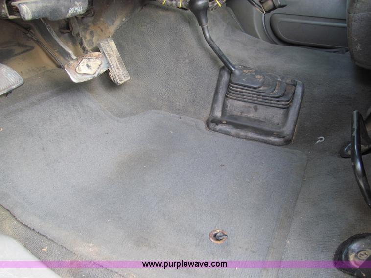 image for item E3636 2003 Ford F350 XLT Super Duty pickup truck