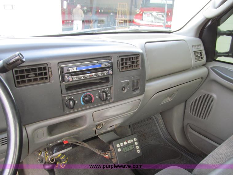 image for item E3636 2003 Ford F350 XLT Super Duty pickup truck