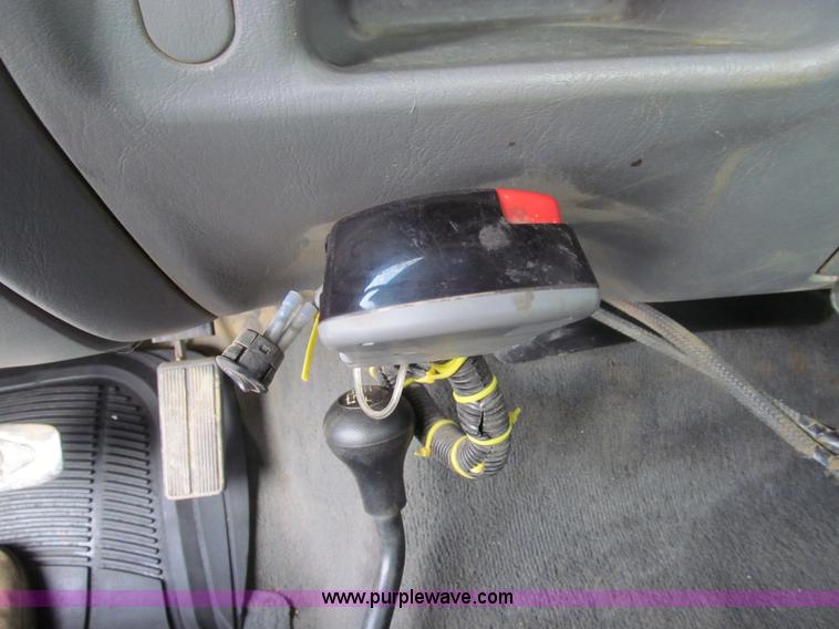 image for item E3636 2003 Ford F350 XLT Super Duty pickup truck