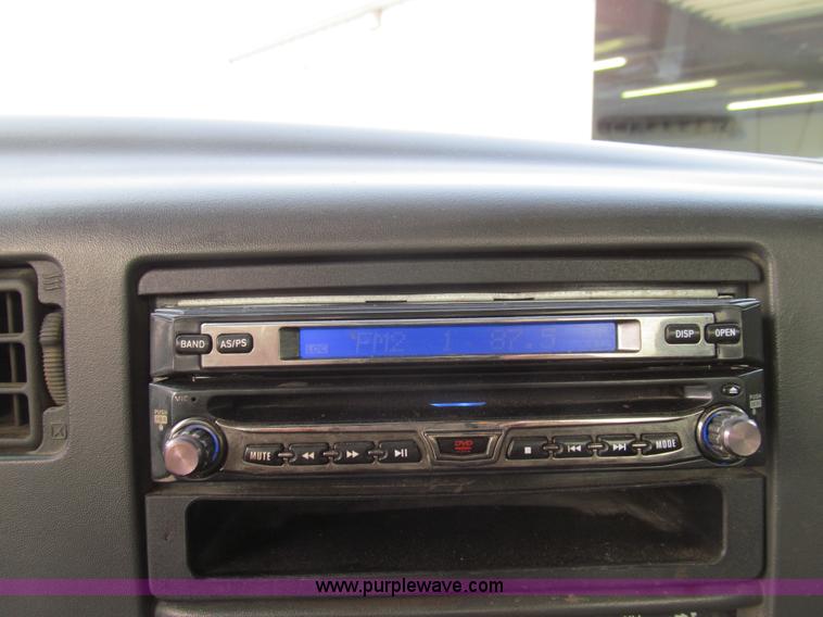 image for item E3636 2003 Ford F350 XLT Super Duty pickup truck