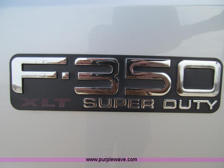 image for item E3636 2003 Ford F350 XLT Super Duty pickup truck