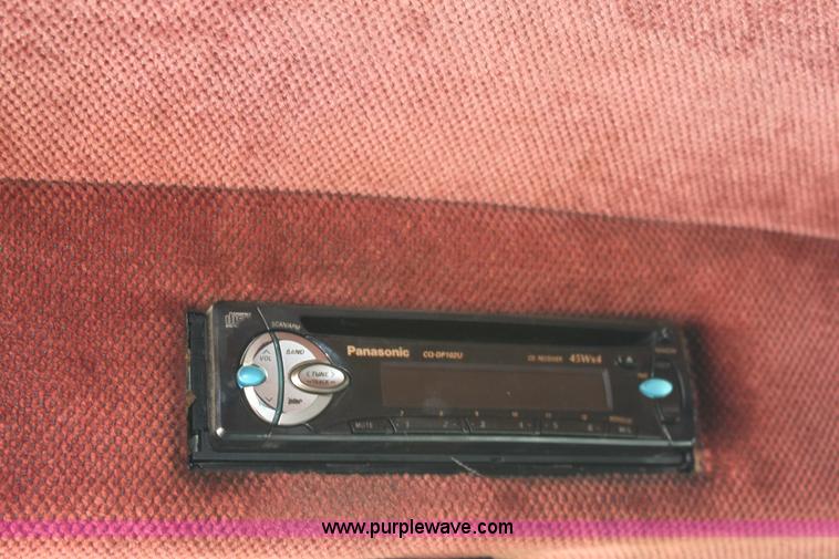 image for item E4258 1994 Peterbilt 379 semi truck