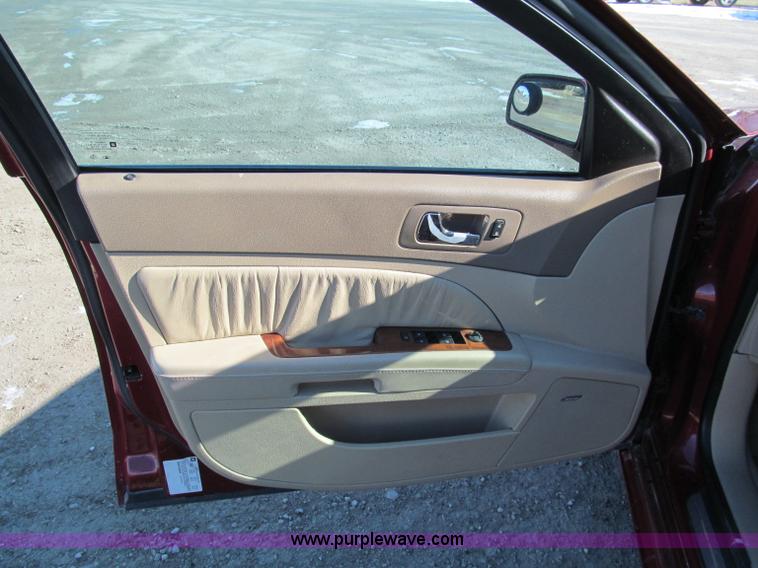 image for item E5863 2005 Cadillac STS