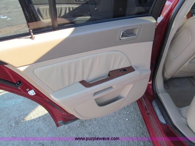 image for item E5863 2005 Cadillac STS