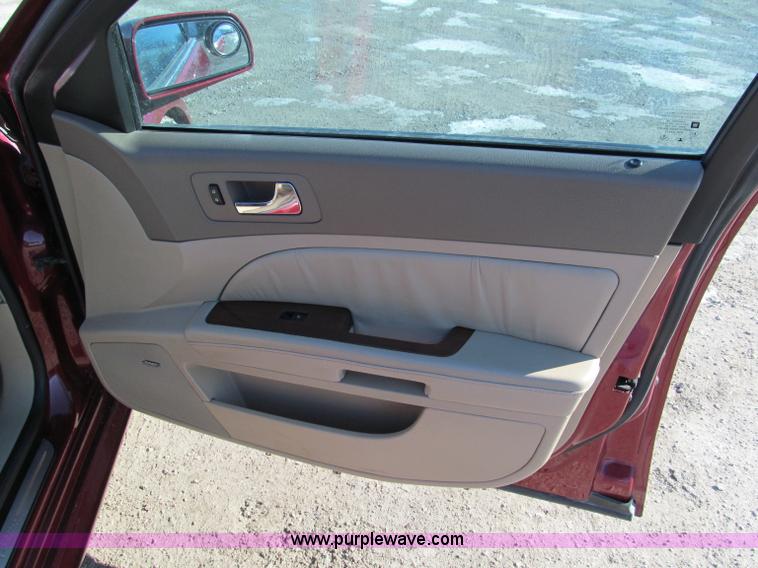 image for item E5863 2005 Cadillac STS