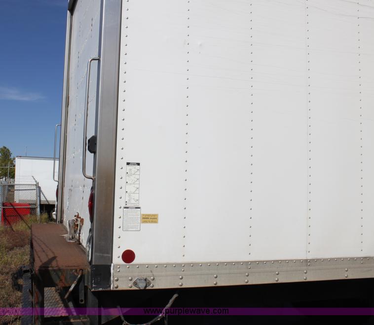 image for item E8120 2005 International DuraStar 4300 box truck