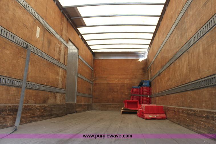 image for item E8120 2005 International DuraStar 4300 box truck