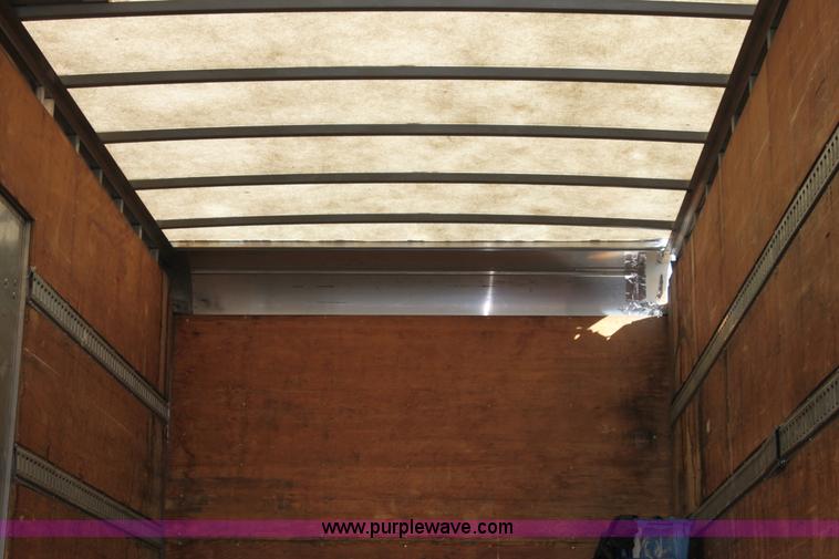 image for item E8120 2005 International DuraStar 4300 box truck