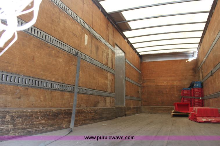 image for item E8120 2005 International DuraStar 4300 box truck