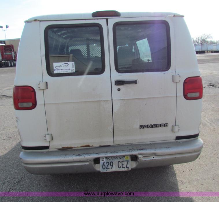 image for item E8209 2000 Dodge Ram 2500 LWB van