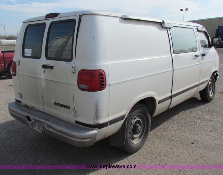 image for item E8209 2000 Dodge Ram 2500 LWB van