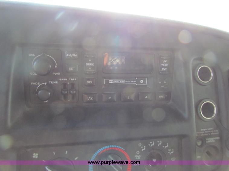 image for item E8209 2000 Dodge Ram 2500 LWB van