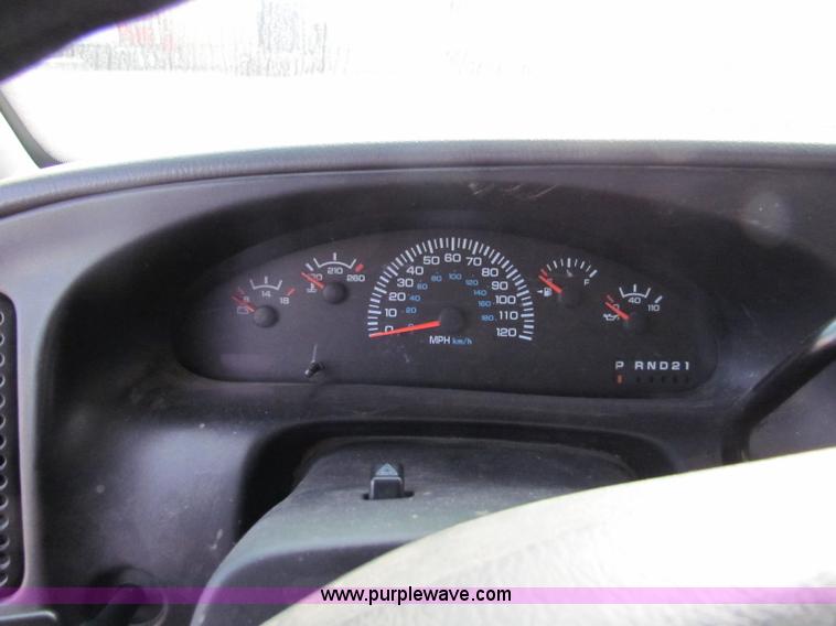 image for item E8209 2000 Dodge Ram 2500 LWB van