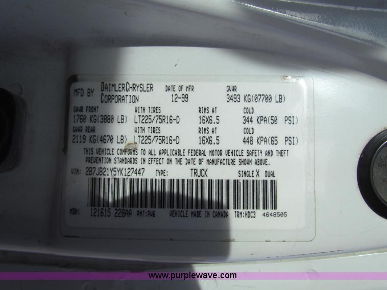 image for item E8209 2000 Dodge Ram 2500 LWB van