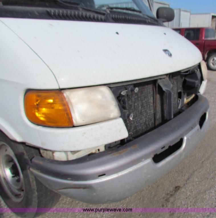 image for item E8209 2000 Dodge Ram 2500 LWB van