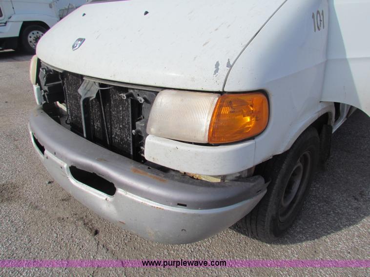 image for item E8209 2000 Dodge Ram 2500 LWB van
