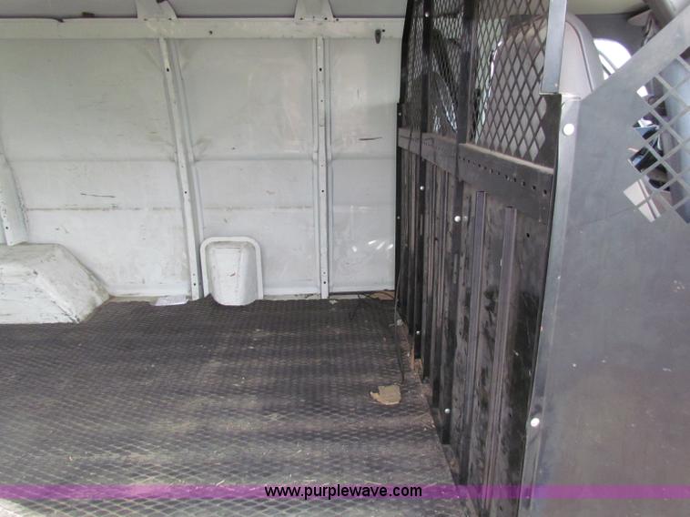 image for item E8209 2000 Dodge Ram 2500 LWB van