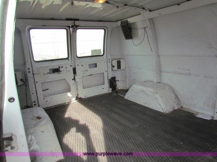 image for item E8209 2000 Dodge Ram 2500 LWB van