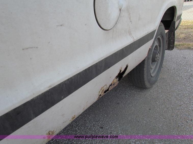 image for item E8209 2000 Dodge Ram 2500 LWB van