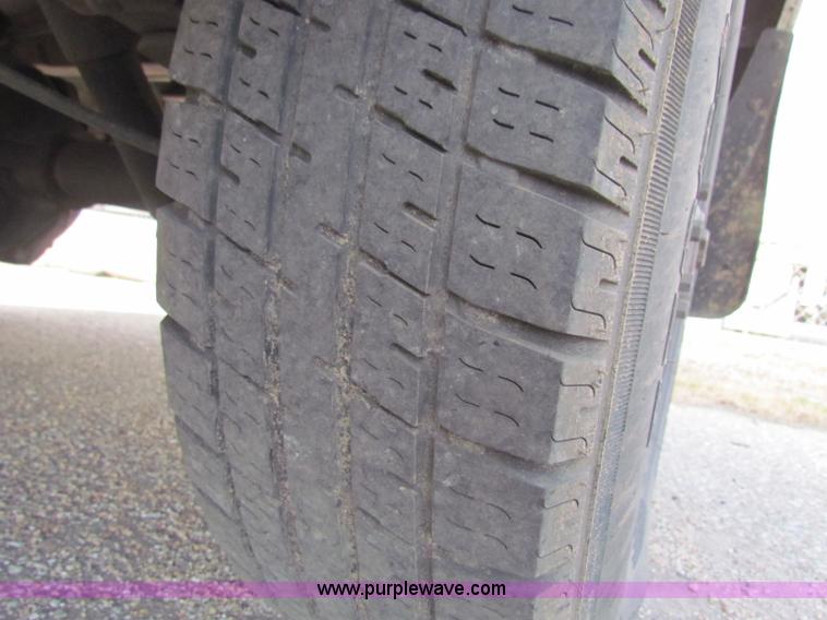 image for item E8209 2000 Dodge Ram 2500 LWB van