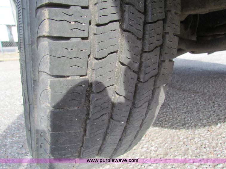 image for item E8209 2000 Dodge Ram 2500 LWB van