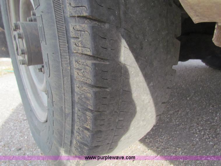 image for item E8209 2000 Dodge Ram 2500 LWB van