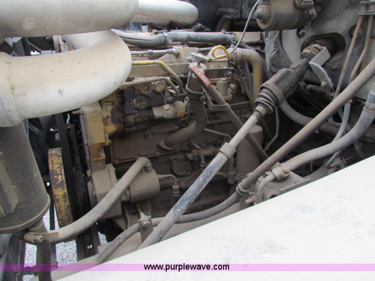 image for item E8213 1995 Chevrolet TopKick box truck